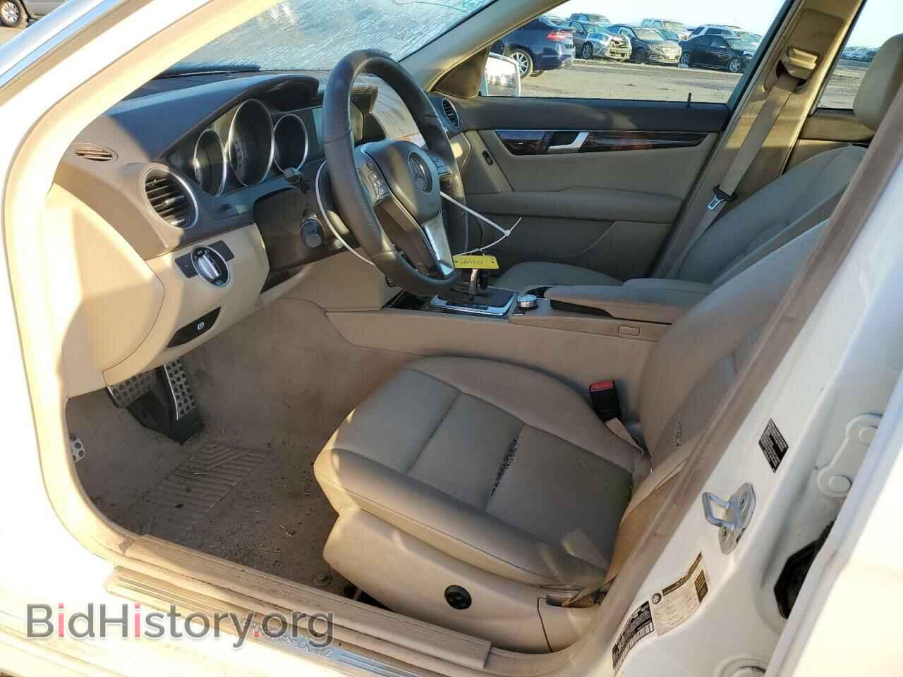 2012 MERCEDES-BENZ C-CLASS - VIN: WDDGF4HB8CA642593 - Фото 7
