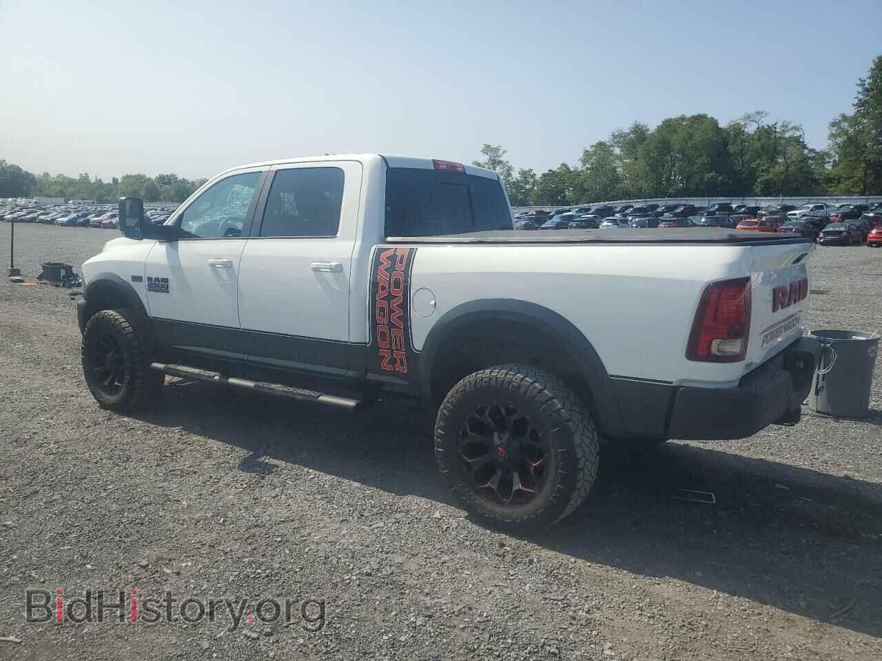 2018 RAM 2500 - VIN: 3C6TR5EJ8JG379710 - Photo 2