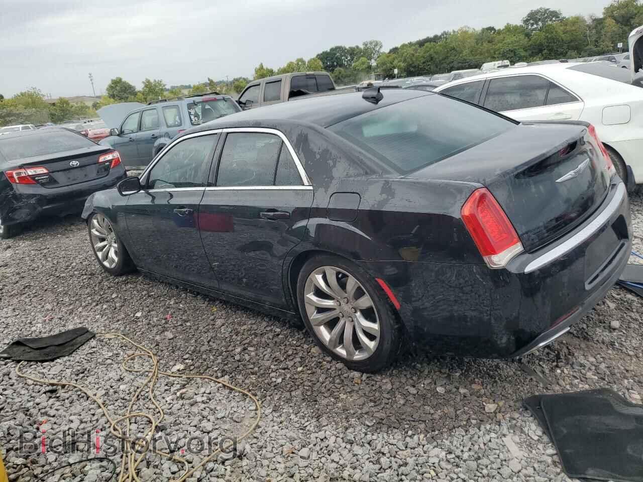 2018 CHRYSLER 300 - VIN: 2C3CCAAG0JH165053 - Фото 2