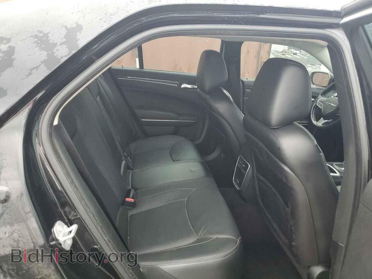 2018 CHRYSLER 300 - VIN: 2C3CCAAG0JH165053 - Фото 10