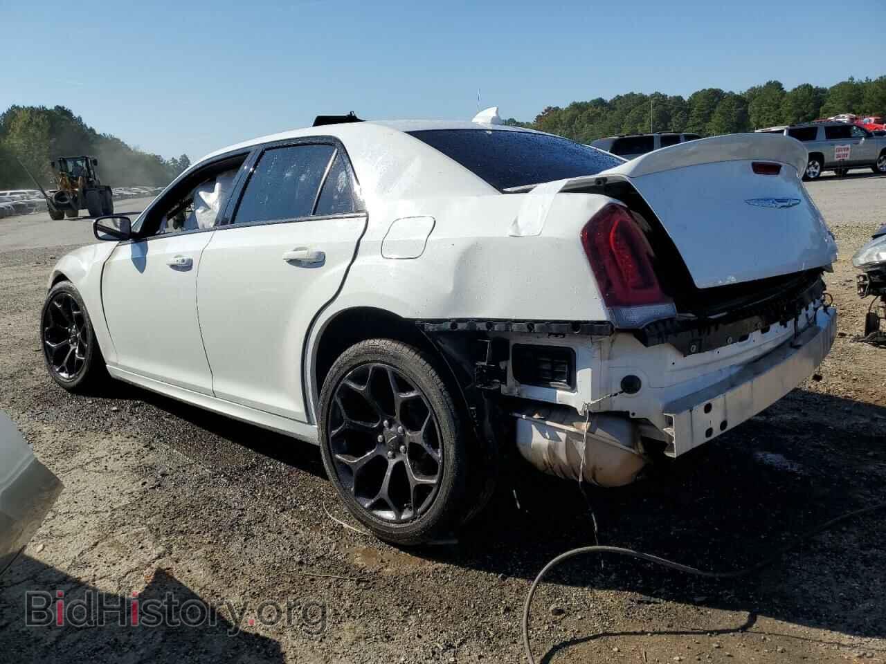 2019 CHRYSLER 300 - VIN: 2C3CCABG7KH690675 - Photo 2
