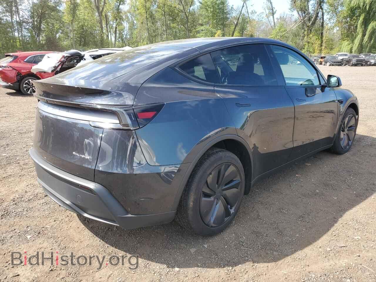 2026 TESLA MODEL Y - VIN: 7SAYGDEE8TF386640 - Photo 3