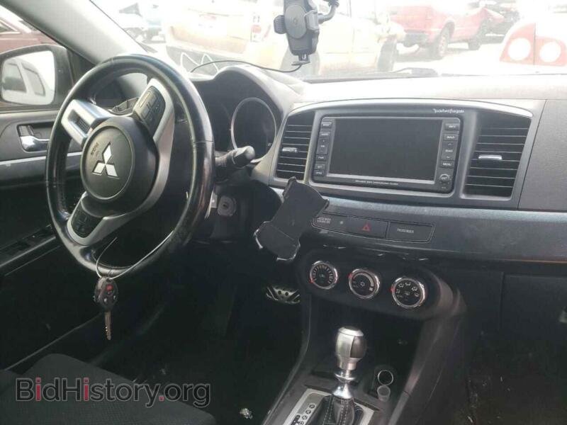 2011 Mitsubishi EVO (VIN JA32W5FV1BU044302) — photo 9 of 10
