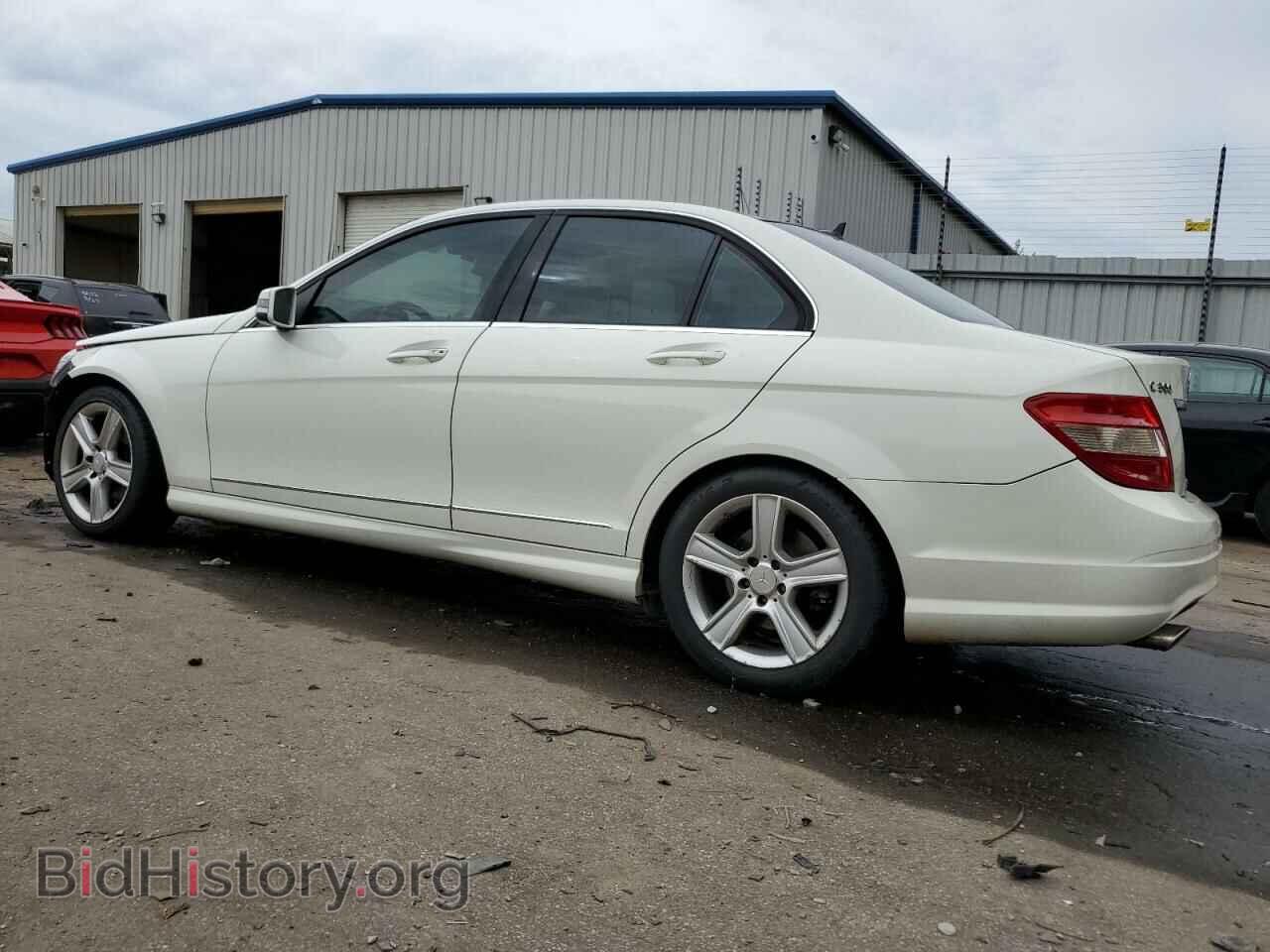 2011 MERCEDES-BENZ C-CLASS - VIN: WDDGF5EB9BA513688 - Фото 2