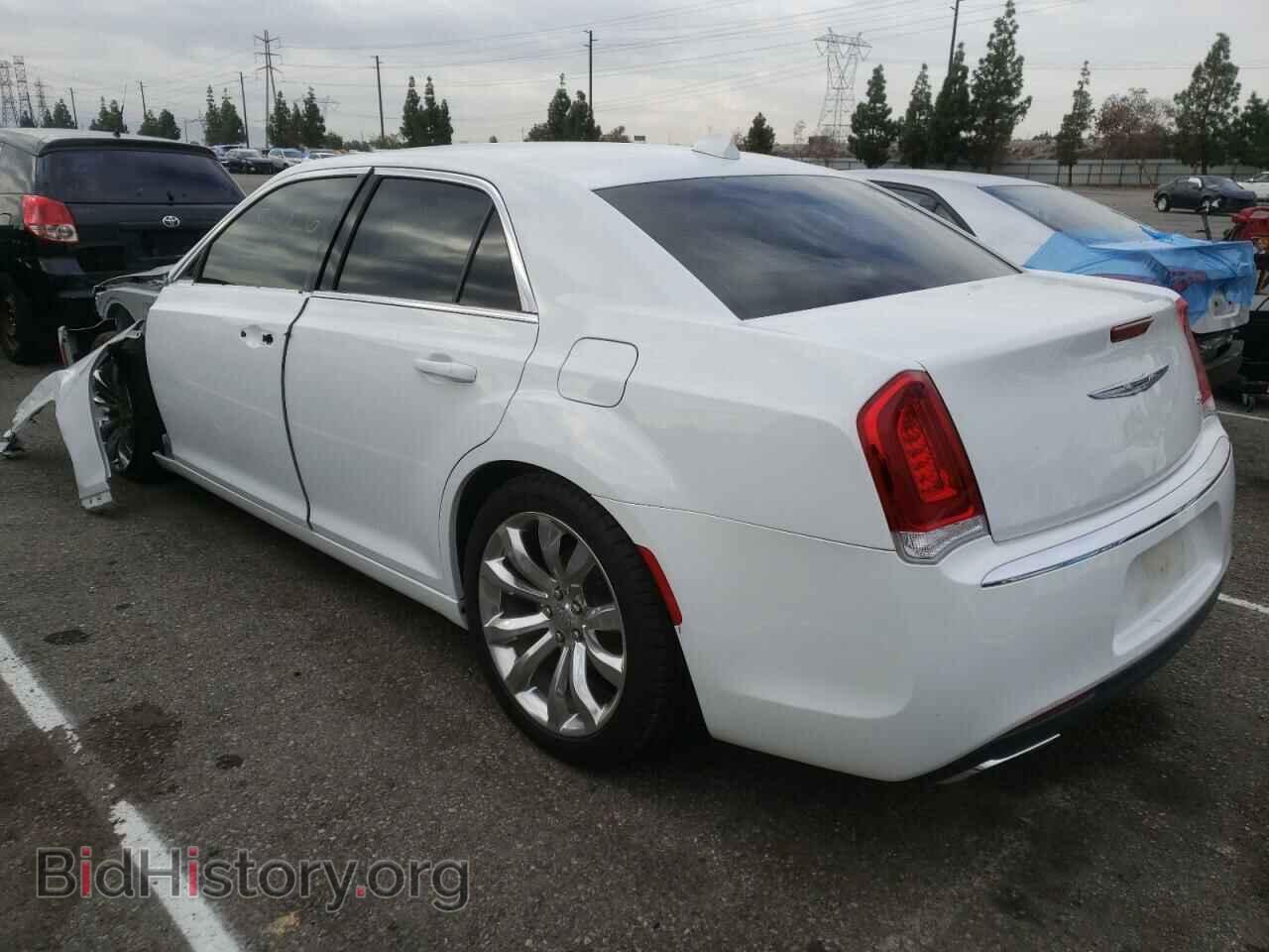 2017 CHRYSLER 300 - VIN: 2C3CCAAG8HH584536 - Фото 2