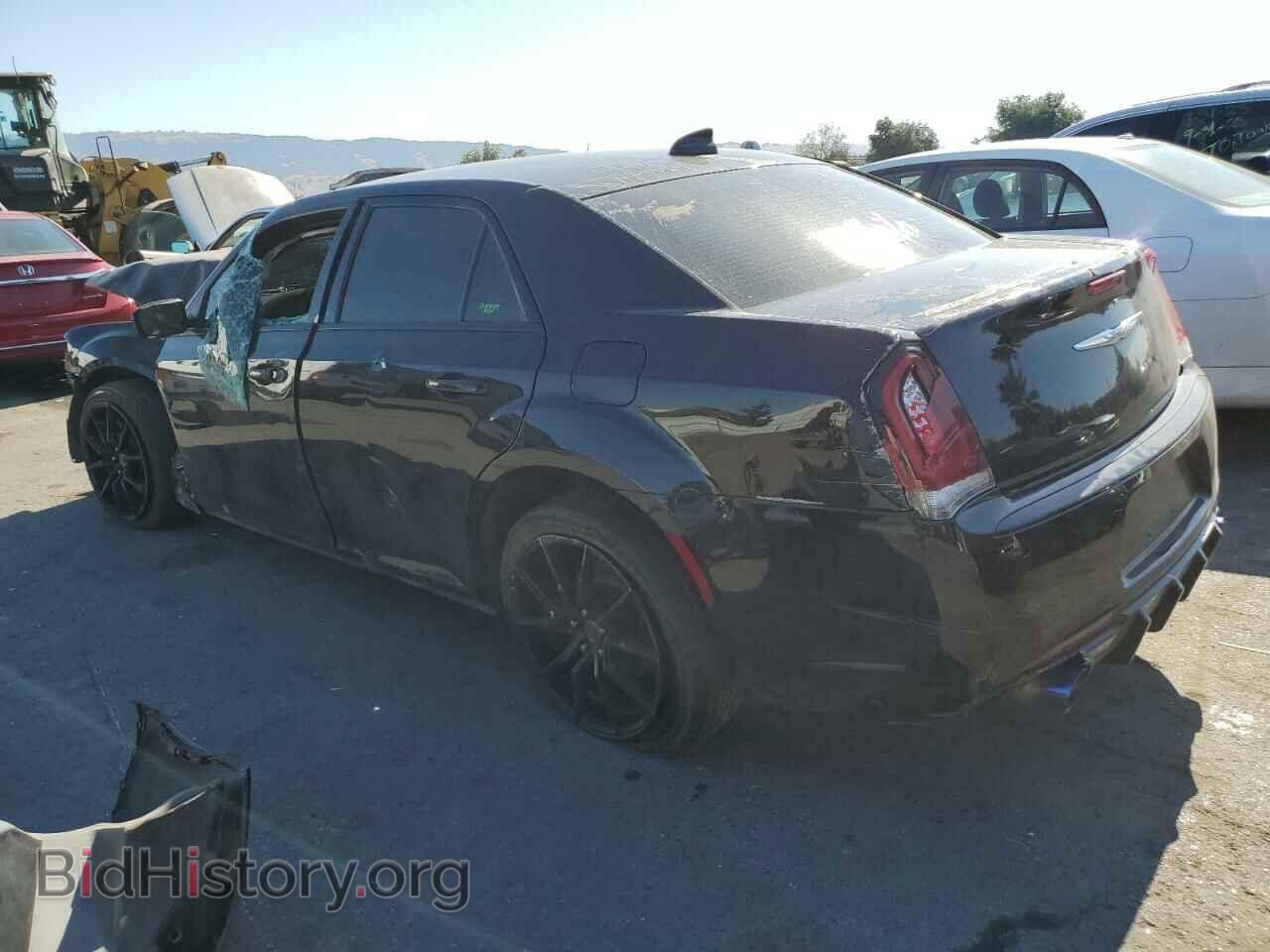 2018 CHRYSLER 300 - VIN: 2C3CCAGG7JH267568 - Photo 2