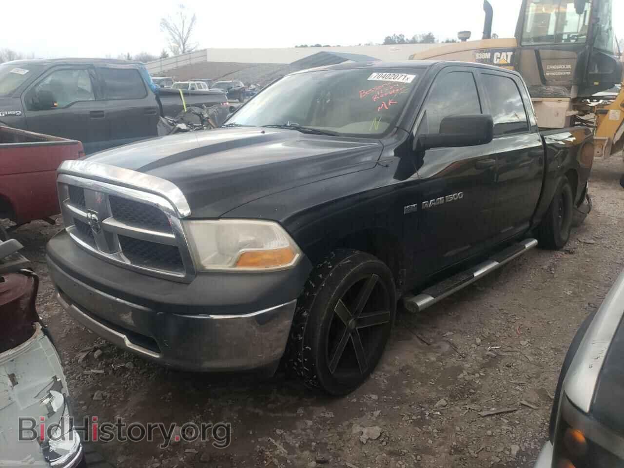 2011 DODGE RAM 1500 - VIN: 1D7RB1CT8BS611498 - Фото 2