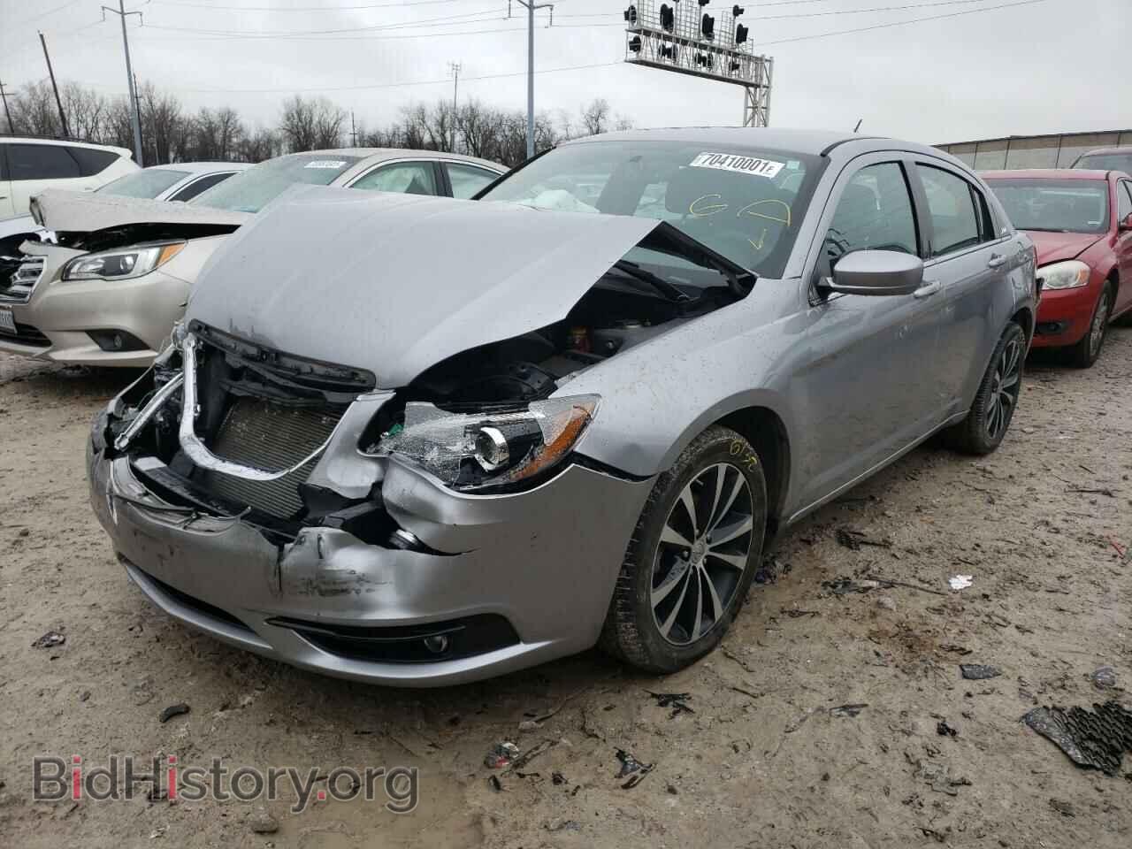2013 CHRYSLER 200 - VIN: 1C3CCBBG8DN766047 - Фото 2