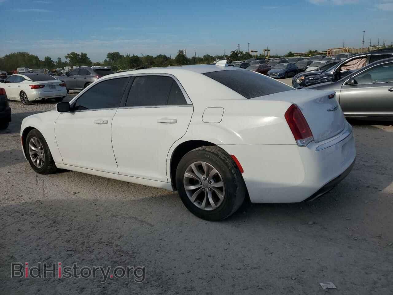 2015 CHRYSLER 300 - VIN: 2C3CCAAG7FH813964 - Фото 2