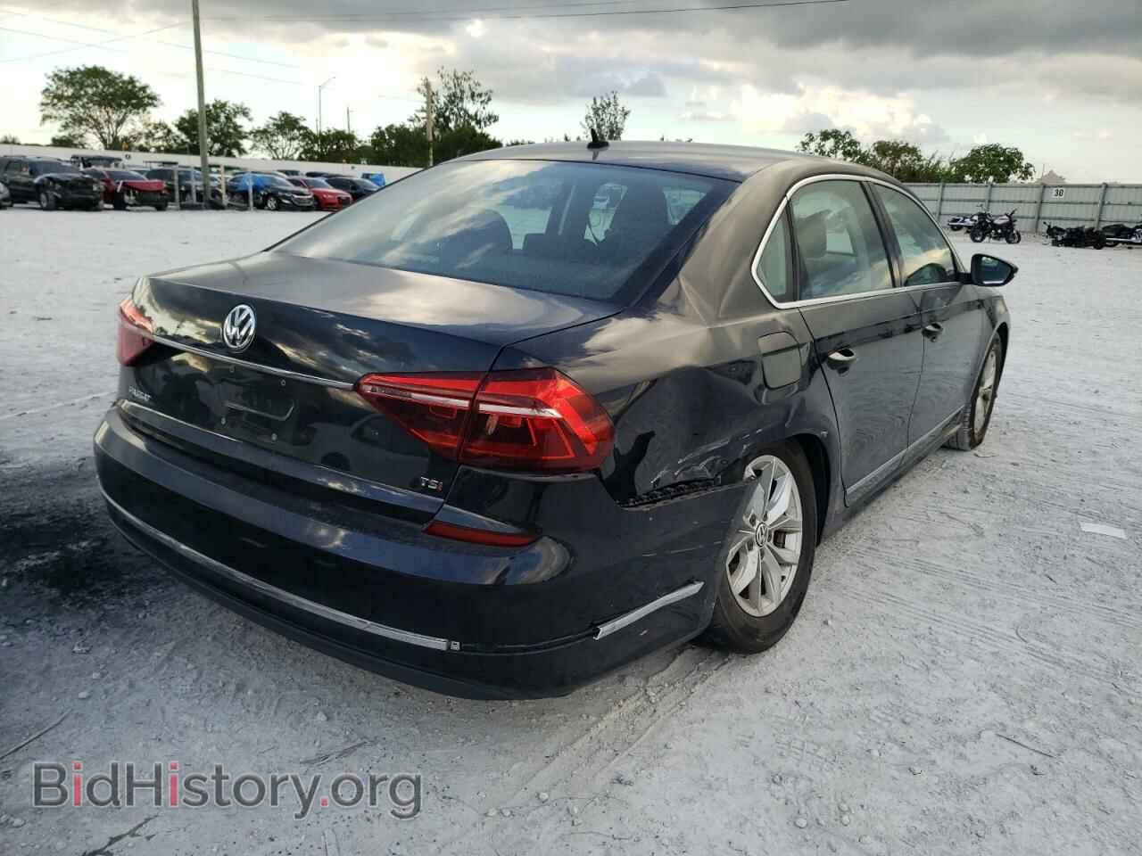 2017 VOLKSWAGEN PASSAT - VIN: 1VWAT7A39HC016198 - Фото 3