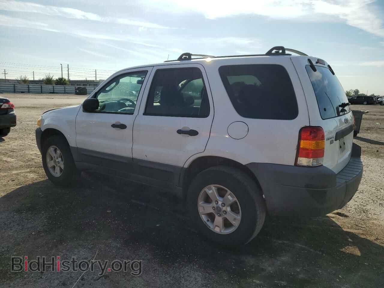 2007 FORD ESCAPE - VIN: 1FMYU93147KA02442 - Фото 2
