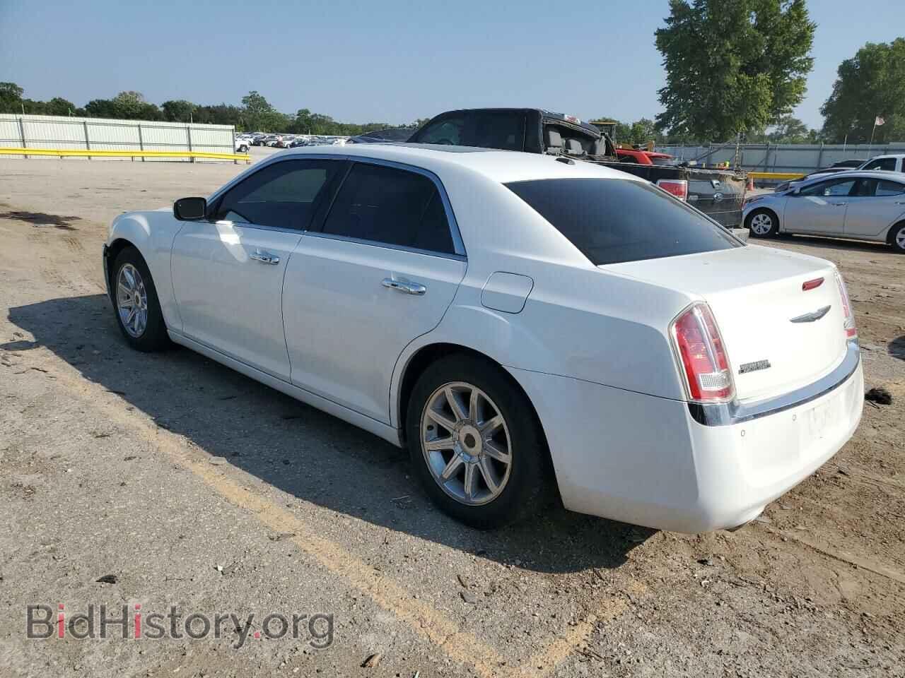 2011 CHRYSLER 300 - VIN: 2C3CA6CT6BH598889 - Фото 2