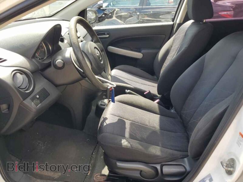 2011 Mazda 2 (VIN JM1DE1HZ8B0111930) — фото 7 из 12