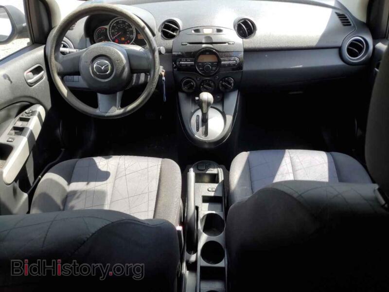 2011 Mazda 2 (VIN JM1DE1HZ8B0111930) — фото 8 из 12