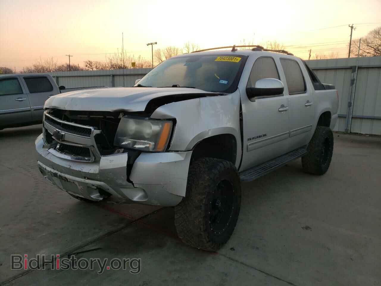 2011 CHEVROLET AVALANCHE - VIN: 3GNMCEE07BG135075 - Photo 2