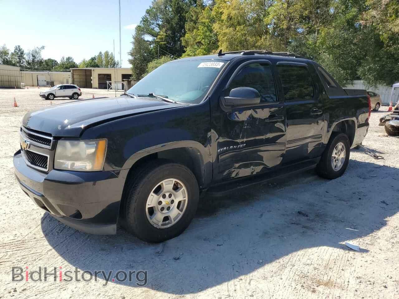 Photo 3GNMCFE00BG378457 - CHEVROLET AVALANCHE 2011