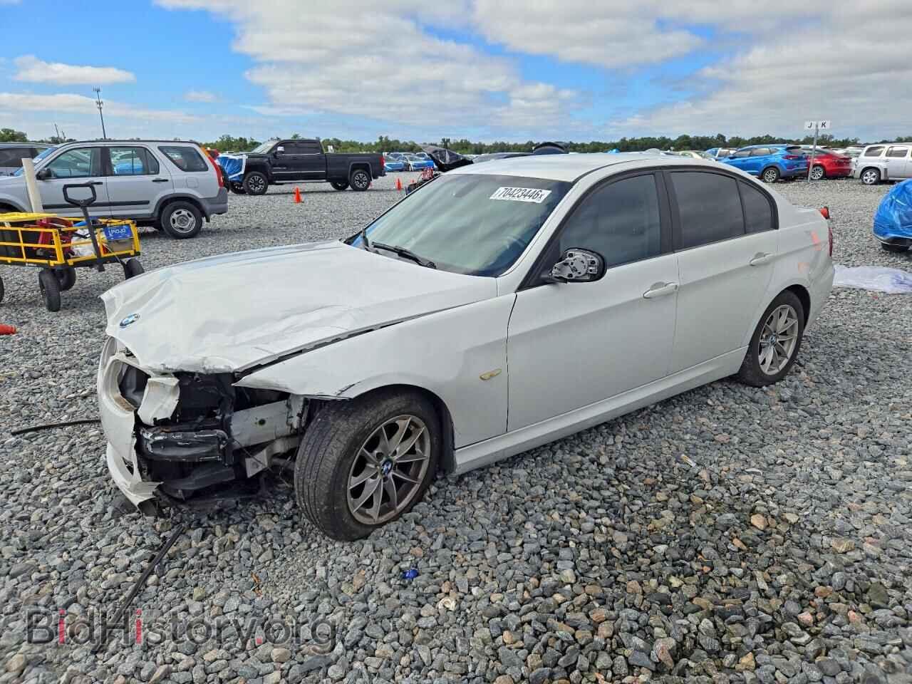 Фотография WBAPH7G58ANM48411 - BMW 3 SERIES 2010