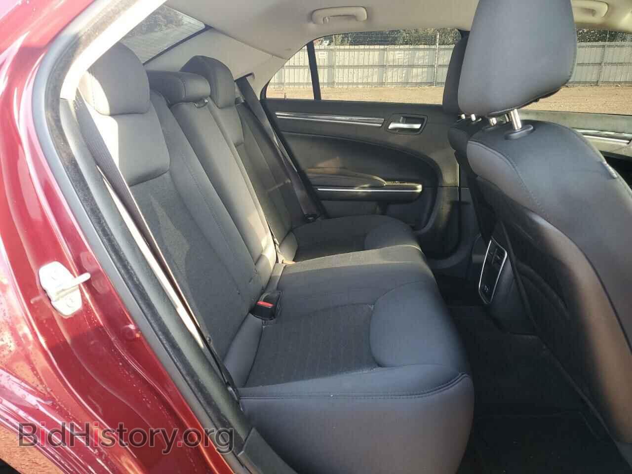 2018 CHRYSLER 300 - VIN: 2C3CCAAG5JH320938 - Фото 10