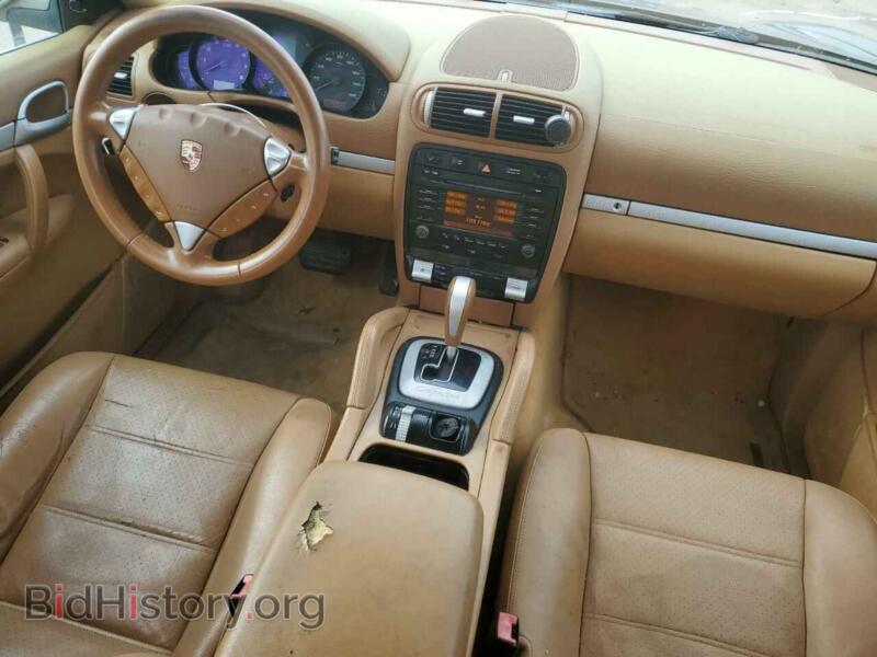 2010 Porsche CAYENNE (VIN WP1AA2AP8ALA05714) — фото 8 из 13