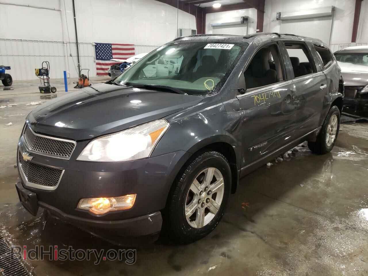 2009 CHEVROLET TRAVERSE - VIN: 1GNEV23D89S143062 - Фото 2