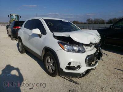 2020 Chevrolet TRAX Trax LS, белый — VIN KL7CJKSB8LB314411, Copart