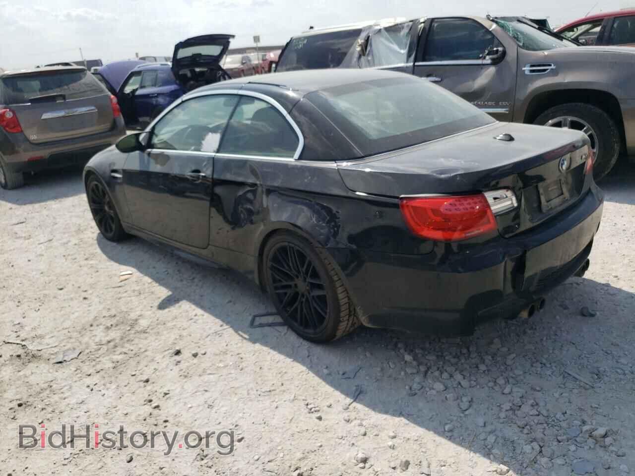 2011 BMW M3 - VIN: WBSDX9C53BE585261 - Фото 2