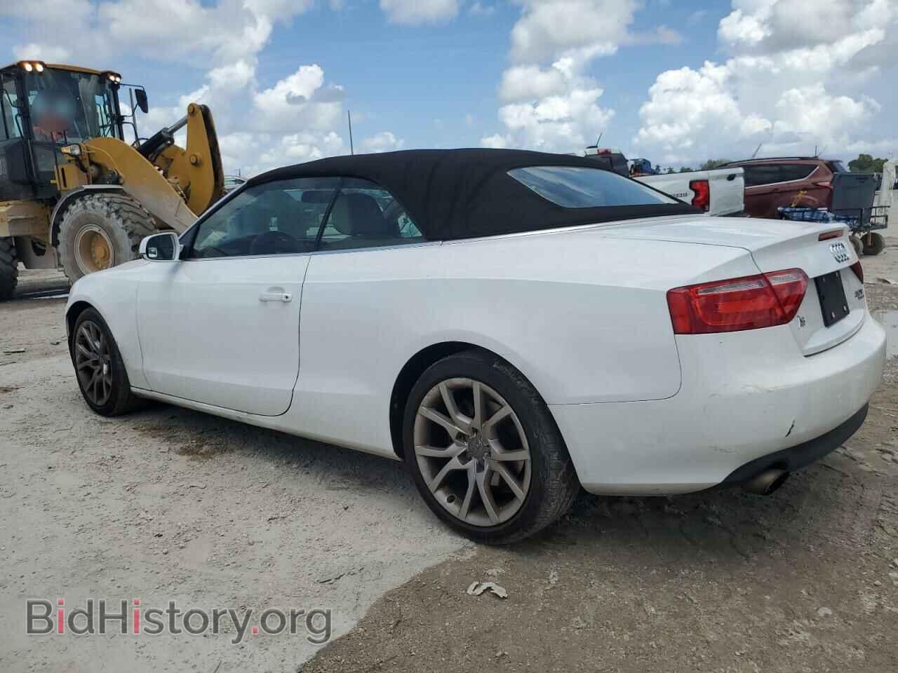 2011 AUDI A5 - VIN: WAUCFAFH6BN007004 - Фото 2