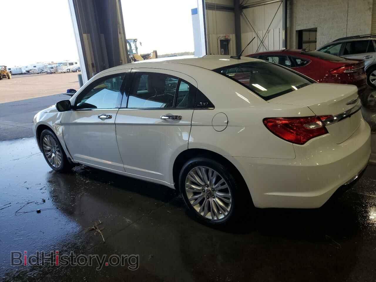 2011 CHRYSLER 200 - VIN: 1C3BC2FB0BN548501 - Фото 2