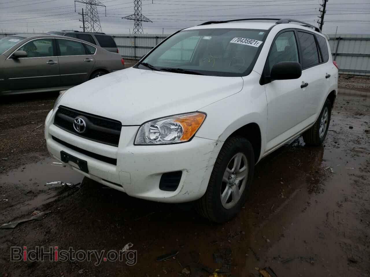 2011 TOYOTA RAV4 - VIN: 2T3BF4DV2BW099374 - Фото 2
