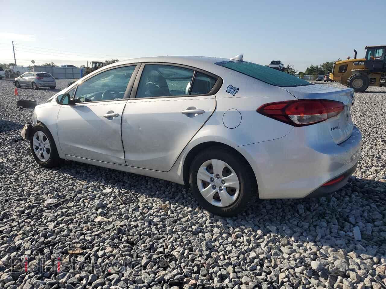 2017 KIA FORTE - VIN: 3KPFK4A78HE061154 - Фото 2