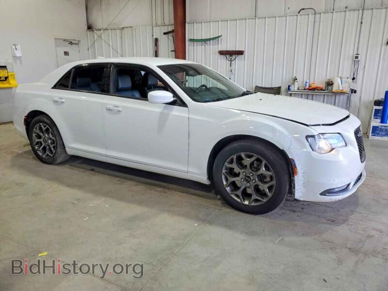 2016 Chrysler 300 (VIN 2C3CCAGG7GH191567) — photo 4 of 14