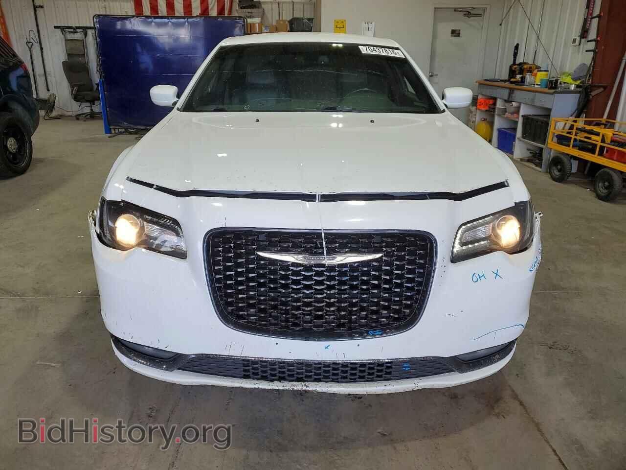 2016 Chrysler 300 (VIN 2C3CCAGG7GH191567) — photo 5 of 14