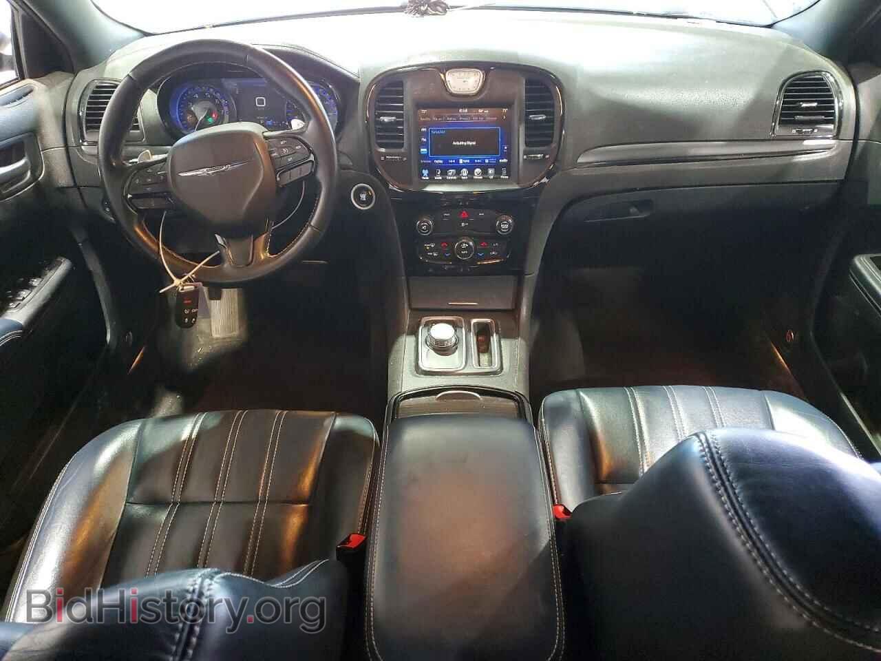 2016 Chrysler 300 (VIN 2C3CCAGG7GH191567) — photo 8 of 14
