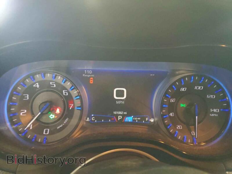 2016 Chrysler 300 (VIN 2C3CCAGG7GH191567) — photo 9 of 14