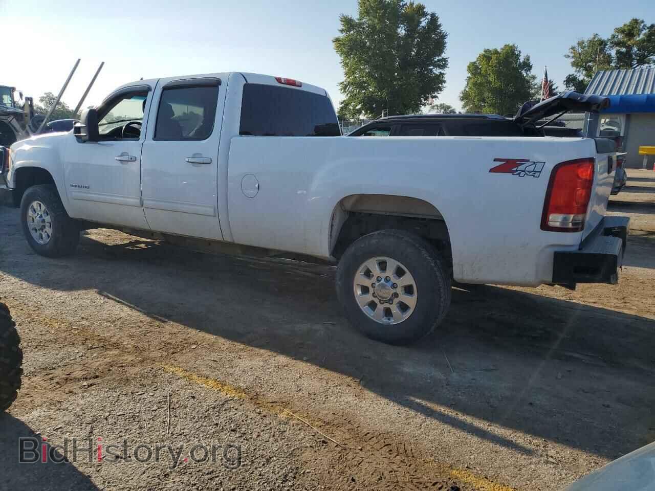 2011 GMC SIERRA - VIN: 1GT424C87BF201320 - Photo 2