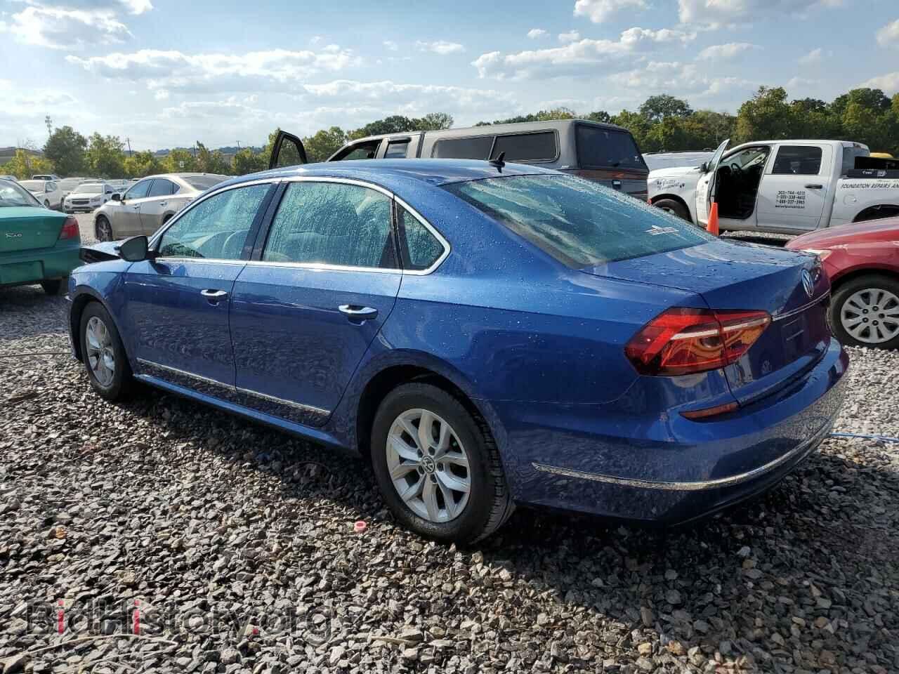 2017 VOLKSWAGEN PASSAT - VIN: 1VWAT7A34HC050792 - Фото 2