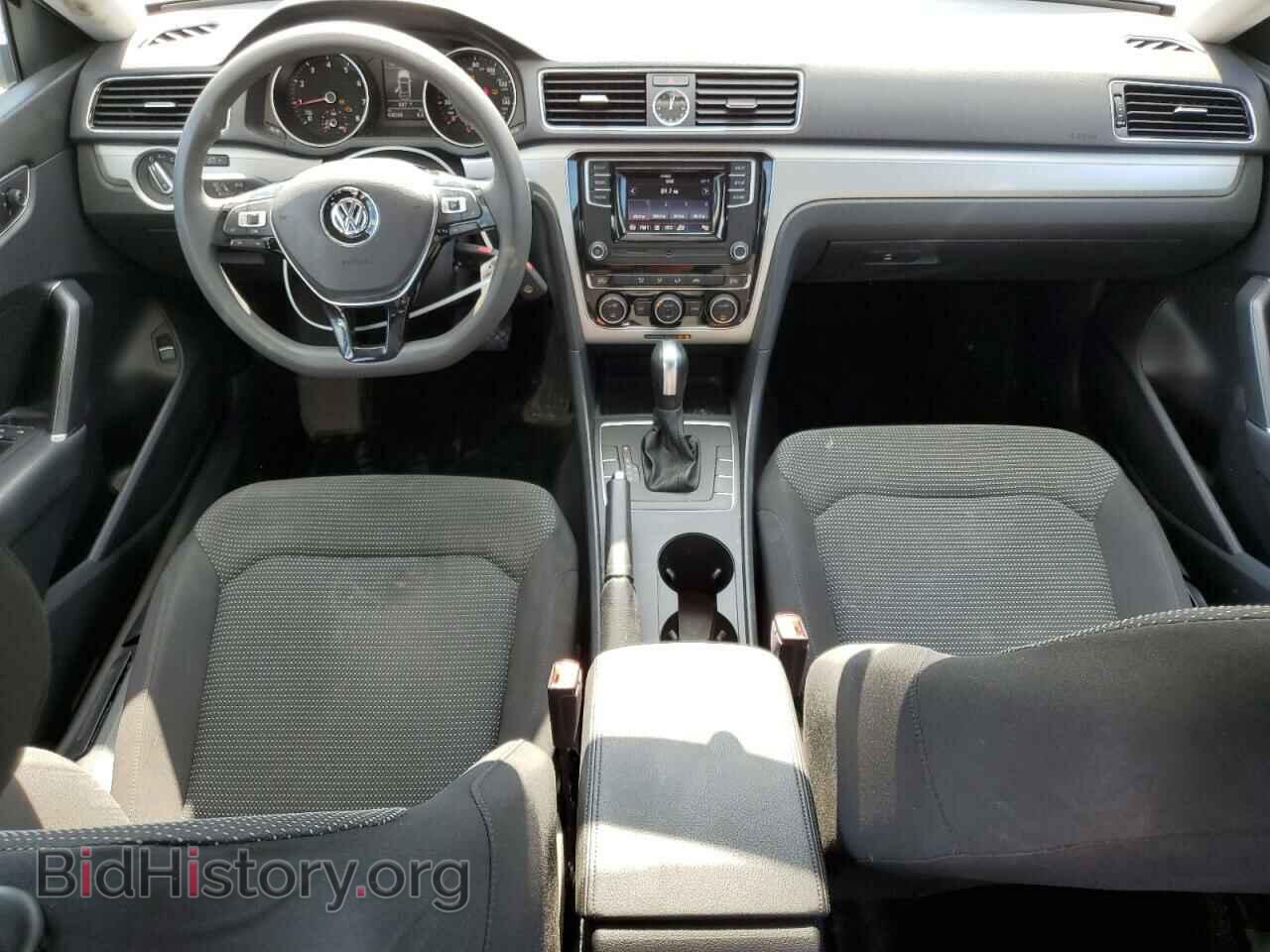 2017 VOLKSWAGEN PASSAT - VIN: 1VWAT7A34HC050792 - Фото 8