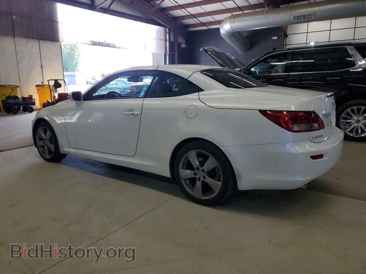2010 LEXUS IS - VIN: JTHFE2C25A2502849 - Фото 2