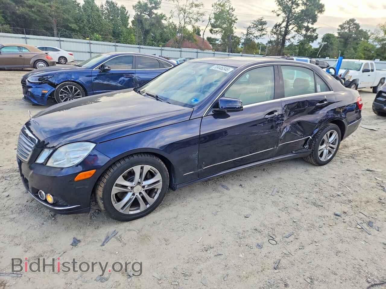 Photo WDDHF8HB1BA395346 - MERCEDES-BENZ E-CLASS 2011