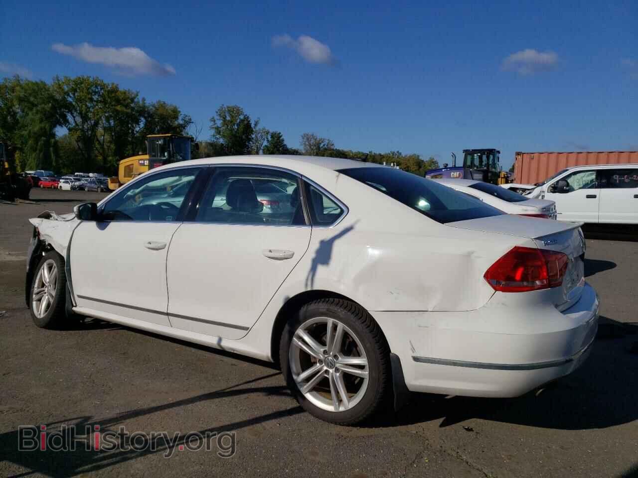 2015 VOLKSWAGEN PASSAT - VIN: 1VWCV7A35FC065074 - Фото 2