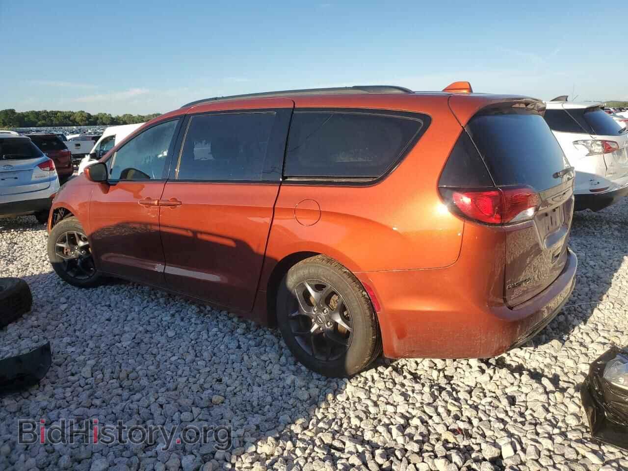 2018 CHRYSLER PACIFICA - VIN: 2C4RC1BG8JR234375 - Фото 2
