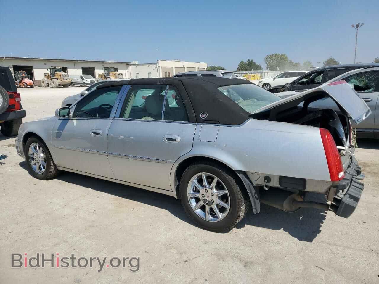 2010 CADILLAC DTS - VIN: 1G6KD5EY5AU136789 - Фото 2
