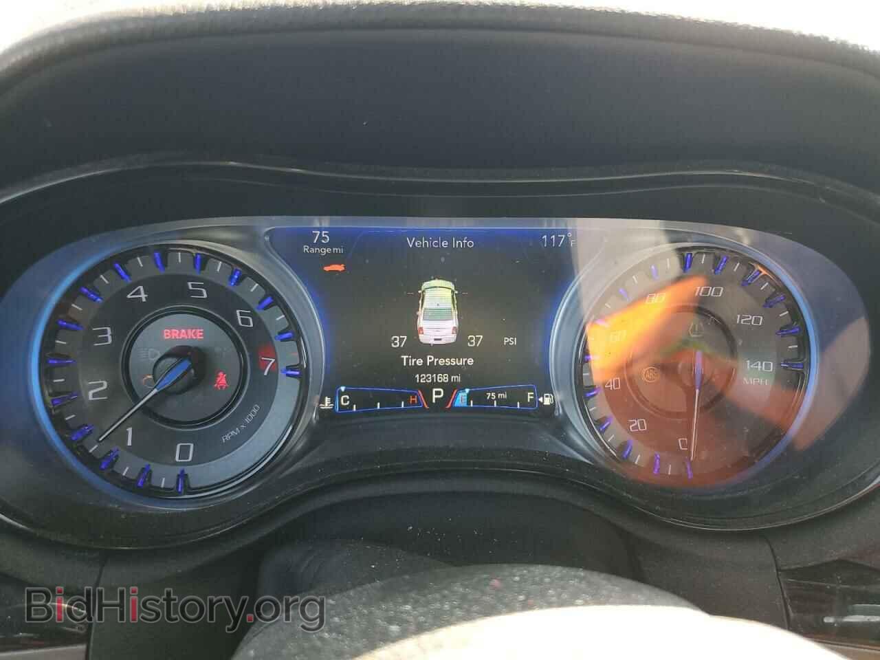 2016 CHRYSLER 300 - VIN: 2C3CCAGG3GH304673 - Фото 9