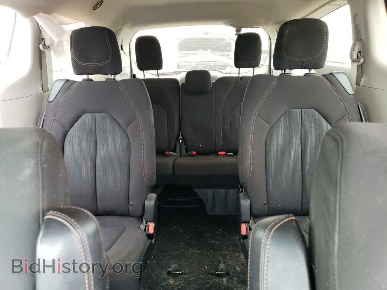 2020 CHRYSLER All Models - VIN: 2C4RC1FG3LR106302 - Фото 10