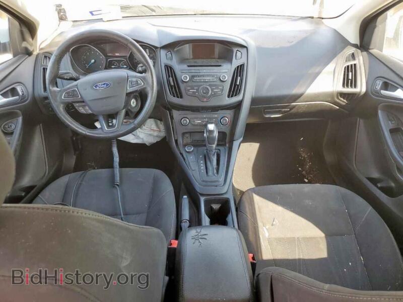 2016 Ford FOCUS (VIN 1FADP3F2XGL265451) — фото 8 из 14