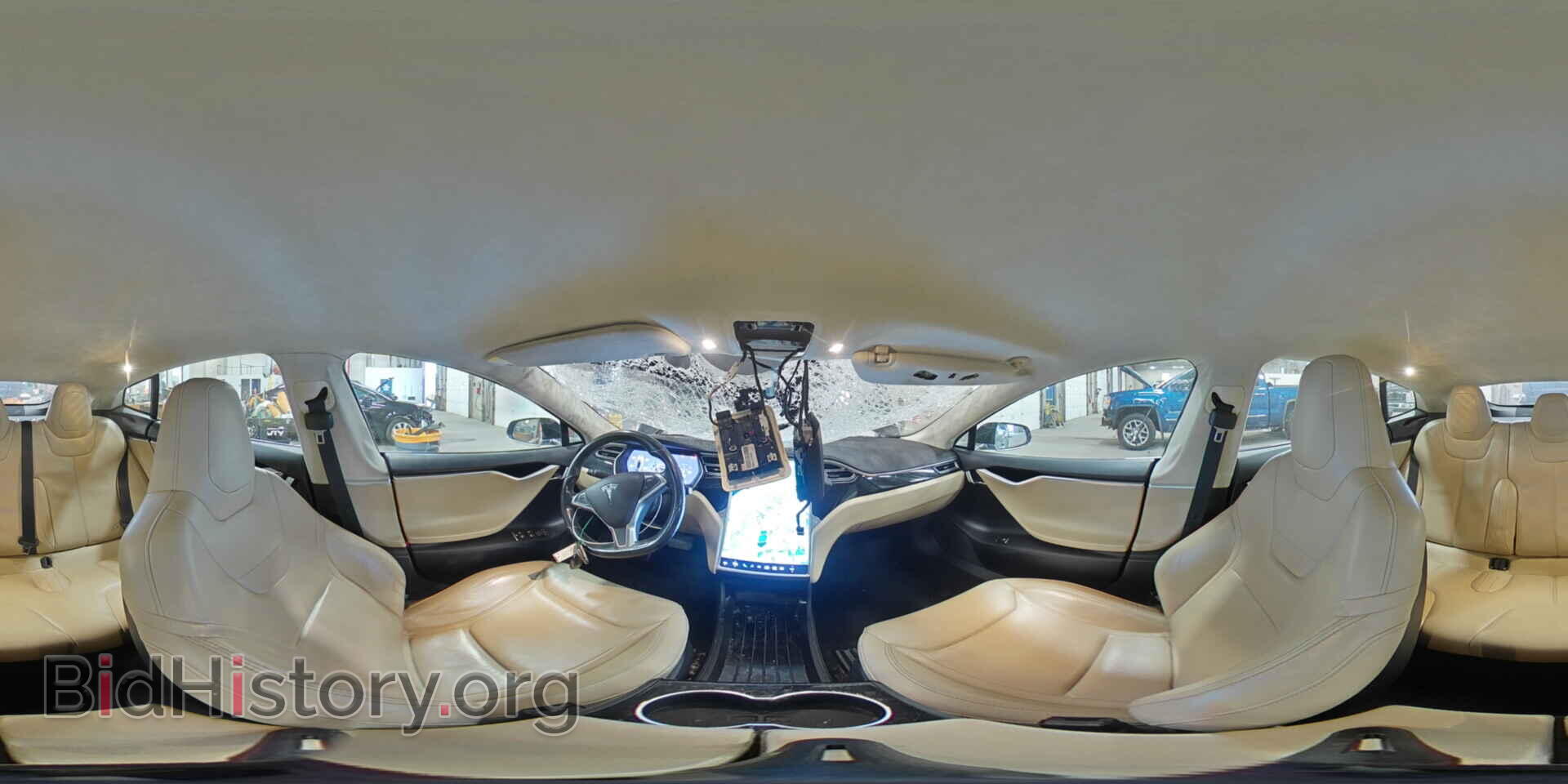 2015 TESLA MODEL S - VIN: 5YJSA1E28FF118670 - Фото 15