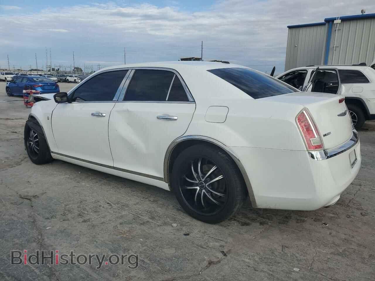 2013 CHRYSLER 300 - VIN: 2C3CCAAG9DH727245 - Фото 2