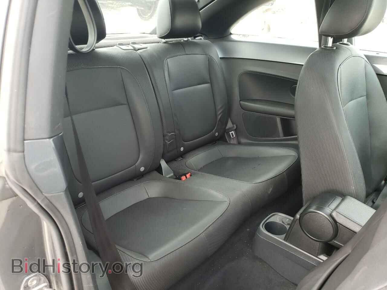 2013 VOLKSWAGEN BEETLE - VIN: 3VWJP7AT6DM677863 - Фото 6