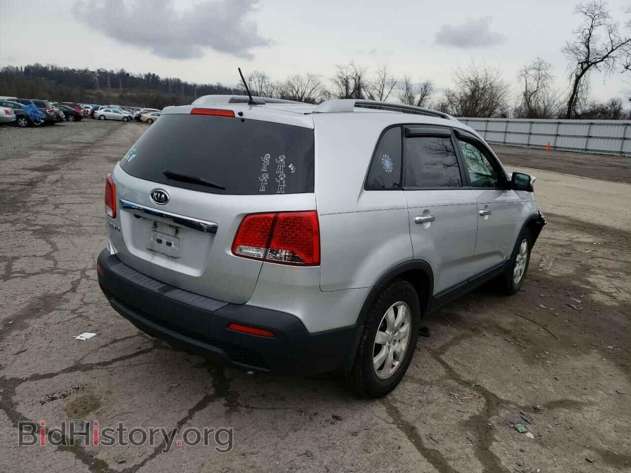 2012 KIA SORENTO - VIN: 5XYKTCA69CG223821 - Фото 3