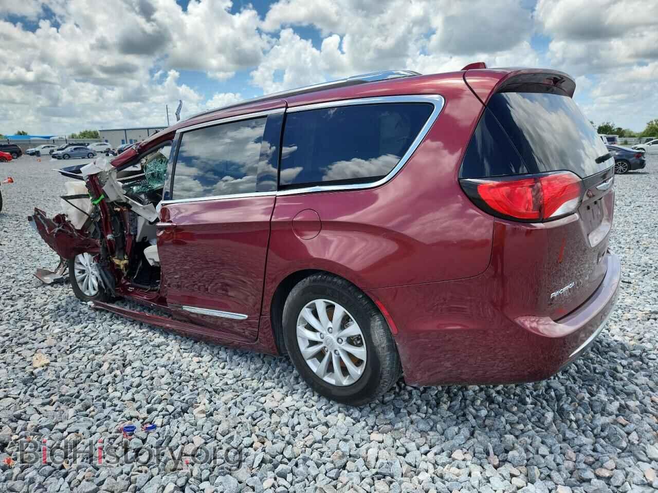 2018 CHRYSLER PACIFICA - VIN: 2C4RC1EG2JR257940 - Фото 2